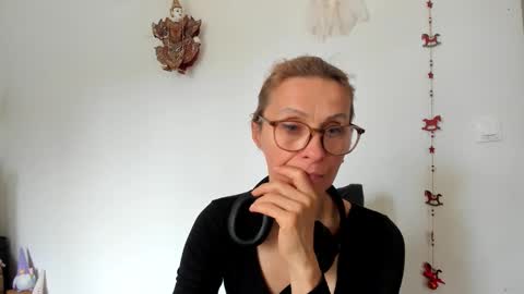 LOVELY JULIA  Peter DAY online show from 03-22-26, 08:51