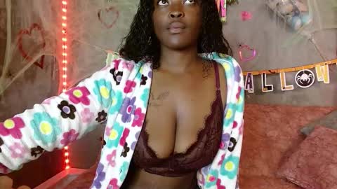 Leidy online show from 10-22-25, 05:02