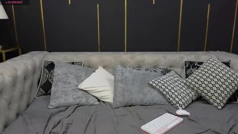 Dany online show from 10-31-25, 02:01