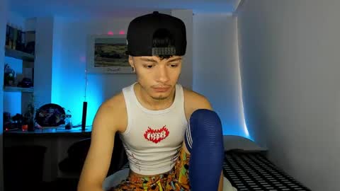 Snapshot of murielkarmesi chatting on 01-05-25, 03:45 murielkarmesi online show from 01-05-25, 03:45