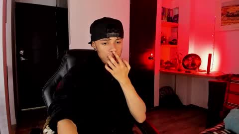 Snapshot of murielkarmesi chatting on 01-21-25, 02:00 murielkarmesi online show from 01-21-25, 02:00