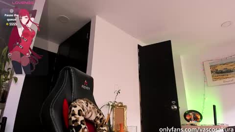 Snapshot of murielkarmesi chatting on 02-06-25, 07:18 murielkarmesi online show from 02-06-25, 07:18