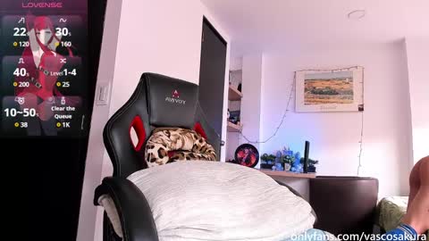 Snapshot of murielkarmesi chatting on 02-15-25, 07:06 murielkarmesi online show from 02-15-25, 07:06