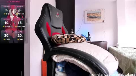 Snapshot of murielkarmesi chatting on 03-01-25, 06:54 murielkarmesi online show from 03-01-25, 06:54