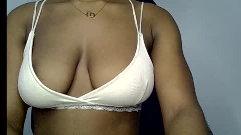 muscle_queen0 online show from 01-18-26, 11:19