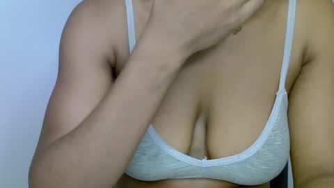 muscle_queen0 online show from 03-12-26, 05:52