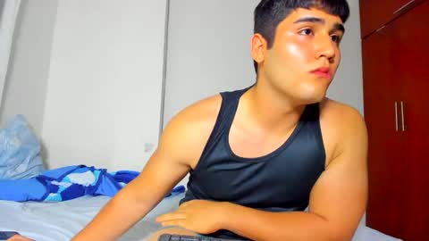 Snapshot of muscleboy67564 chatting on 11-20-25, 04:45 muscleboy online show from 11-20-25, 04:45