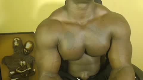 musclegod23 online show from 03-11-25, 01:16