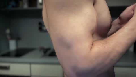 musclehair3 online show from 05-08-26, 09:20