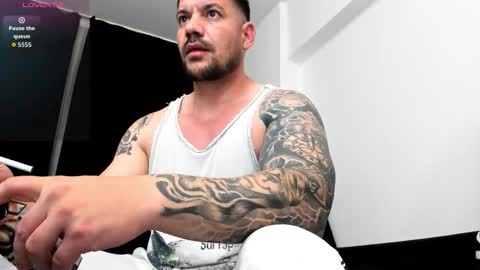 Snapshot of musclemonster31 chatting on 11-14-25, 11:09 MuscleMonster31 online show from 11-14-25, 11:09