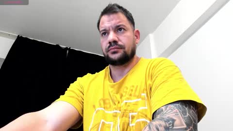 Snapshot of musclemonster31 chatting on 12-15-25, 11:25 MuscleMonster31 online show from 12-15-25, 11:25