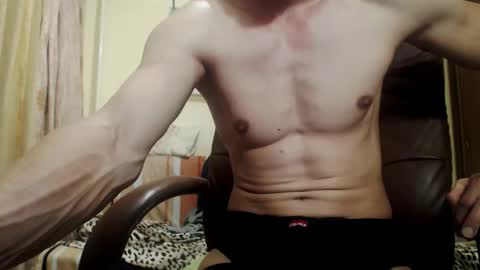 Snapshot of musculargod chatting on 11-23-25, 09:14 SexyMuscled online show from 11-23-25, 09:14
