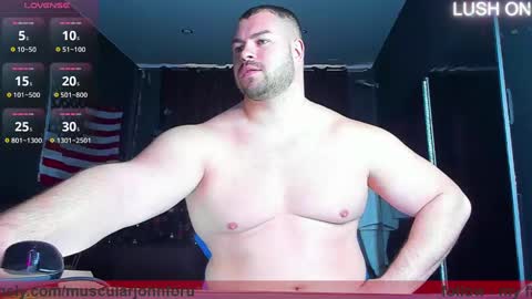 Snapshot of muscularjohnforu chatting on 02-01-25, 08:39 click icon for peach online show from 02-01-25, 08:39