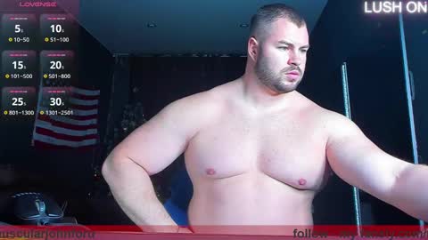 Snapshot of muscularjohnforu chatting on 02-01-25, 05:16 click icon for peach online show from 02-01-25, 05:16