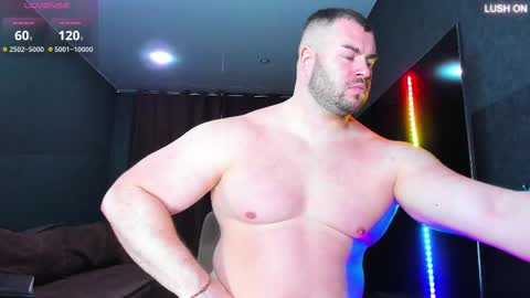 Snapshot of muscularjohnforu chatting on 02-15-25, 02:33 click icon for peach online show from 02-15-25, 02:33