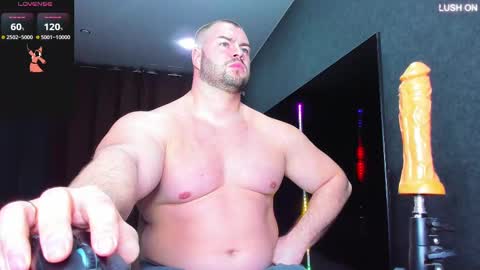 Snapshot of muscularjohnforu chatting on 03-11-25, 05:35 click icon for peach online show from 03-11-25, 05:35