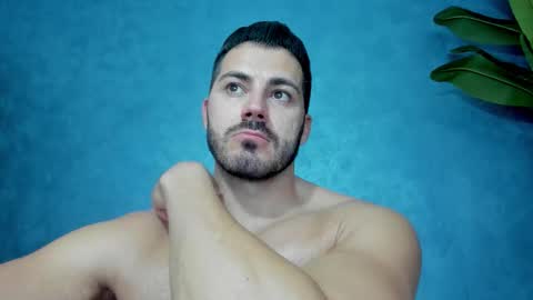 Snapshot of muscularmaster chatting on 10-21-25, 08:53 muscularmaster onlyfans online show from 10-21-25, 08:53