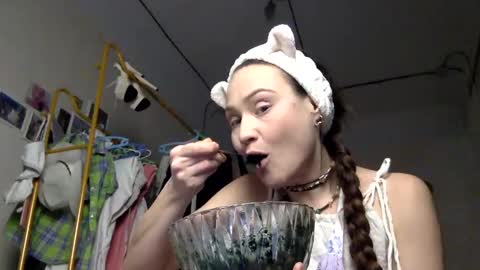 Snapshot of muse_online chatting on 02-11-25, 04:24 Muse Ali online show from 02-11-25, 04:24