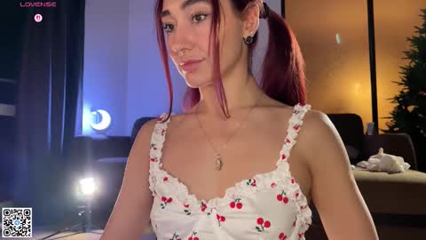 Snapshot of museleks chatting on 12-23-25, 01:47 Aleksa online show from 12-23-25, 01:47