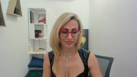 Diana online show from 03-05-25, 02:45