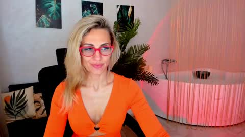 Diana online show from 04-19-26, 11:42