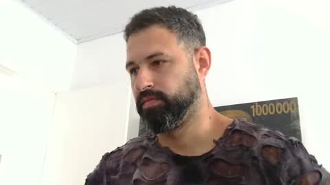 Snapshot of musosc chatting on 11-22-25, 11:31 musosc online show from 11-22-25, 11:31