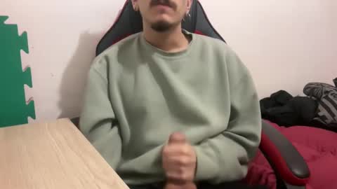 Snapshot of muupp69 chatting on 12-31-24, 01:52 muupp69 online show from 12-31-24, 01:52