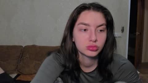 Snapshot of muuur_fam chatting on 09-13-25, 09:14 HEY online show from 09-13-25, 09:14