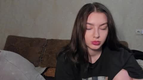 Snapshot of muuur_fam chatting on 10-05-25, 01:31 HEY online show from 10-05-25, 01:31