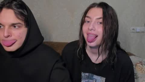 Snapshot of muuur_fam chatting on 10-06-25, 07:00 HEY online show from 10-06-25, 07:00