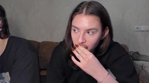 Snapshot of muuur_fam chatting on 10-10-25, 06:29 HEY online show from 10-10-25, 06:29