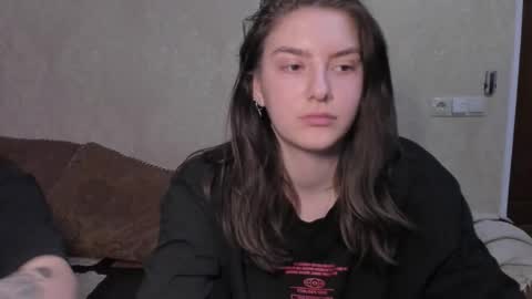 Snapshot of muuur_love chatting on 02-25-26, 09:02 cute couple online show from 02-25-26, 09:02