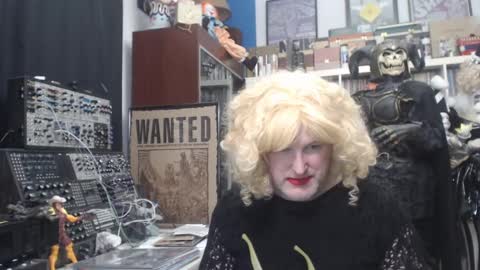 Snapshot of muziknerd chatting on 01-05-25, 04:47 Muziknerd online show from 01-05-25, 04:47