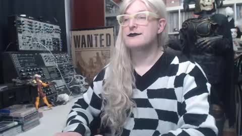 Snapshot of muziknerd chatting on 01-30-25, 10:19 Muziknerd online show from 01-30-25, 10:19