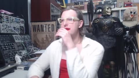 Snapshot of muziknerd chatting on 12-21-25, 07:48 Muziknerd online show from 12-21-25, 07:48