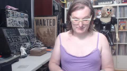 Snapshot of muziknerd chatting on 03-22-26, 07:12 Muziknerd online show from 03-22-26, 07:12