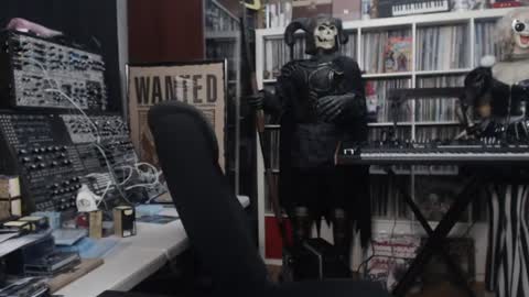 Muziknerd online show from 06-20-26, 04:26