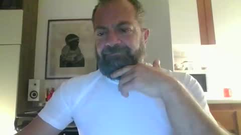 Snapshot of muzungu5 chatting on 11-08-25, 09:02 muzungu5 online show from 11-08-25, 09:02