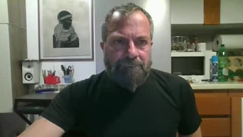 Snapshot of muzungu5 chatting on 11-12-25, 11:36 muzungu5 online show from 11-12-25, 11:36