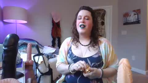 Mx Charlotte online show from 12-18-24, 04:06