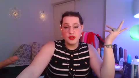 Snapshot of mxsissycharlotte chatting on 05-11-26, 01:11 Mx Charlotte online show from 05-11-26, 01:11