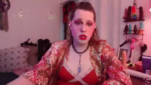 Snapshot of mxsissycharlotte chatting on 06-10-26, 06:18 Mx Charlotte online show from 06-10-26, 06:18