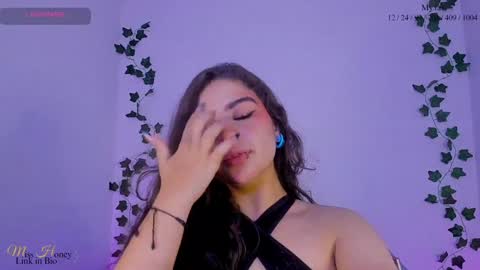 Sara IG   online show from 12-29-24, 10:01