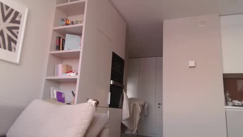 Hannah  welcome  online show from 02-21-25, 02:06