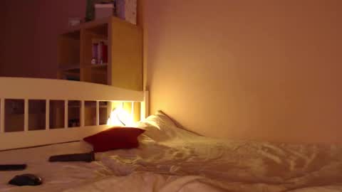 Hannah  welcome  online show from 11-10-25, 01:54