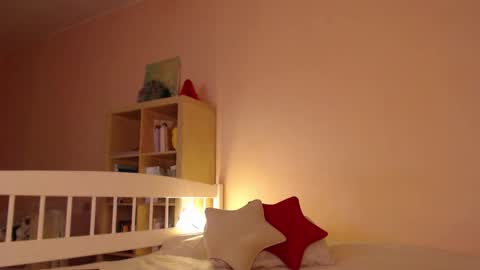 Hannah  welcome  online show from 11-26-25, 01:56