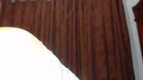     sara      i know you love me xoxox     online show from 02-01-26, 06:56