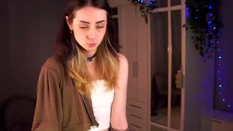 Molly online show from 10-10-25, 08:30