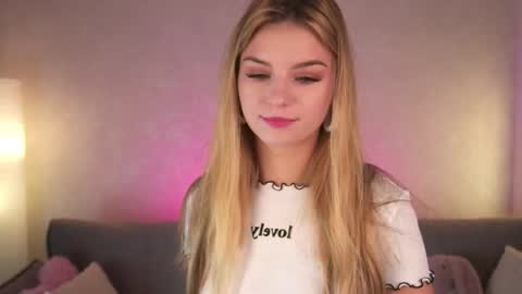 Polly online show from 11-04-25, 03:44