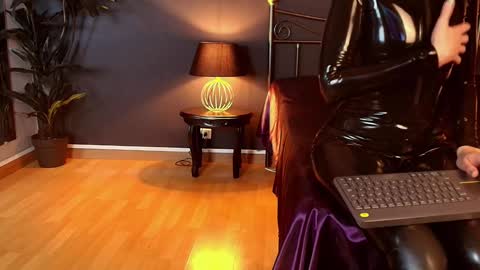 Maite online show from 01-30-25, 03:08